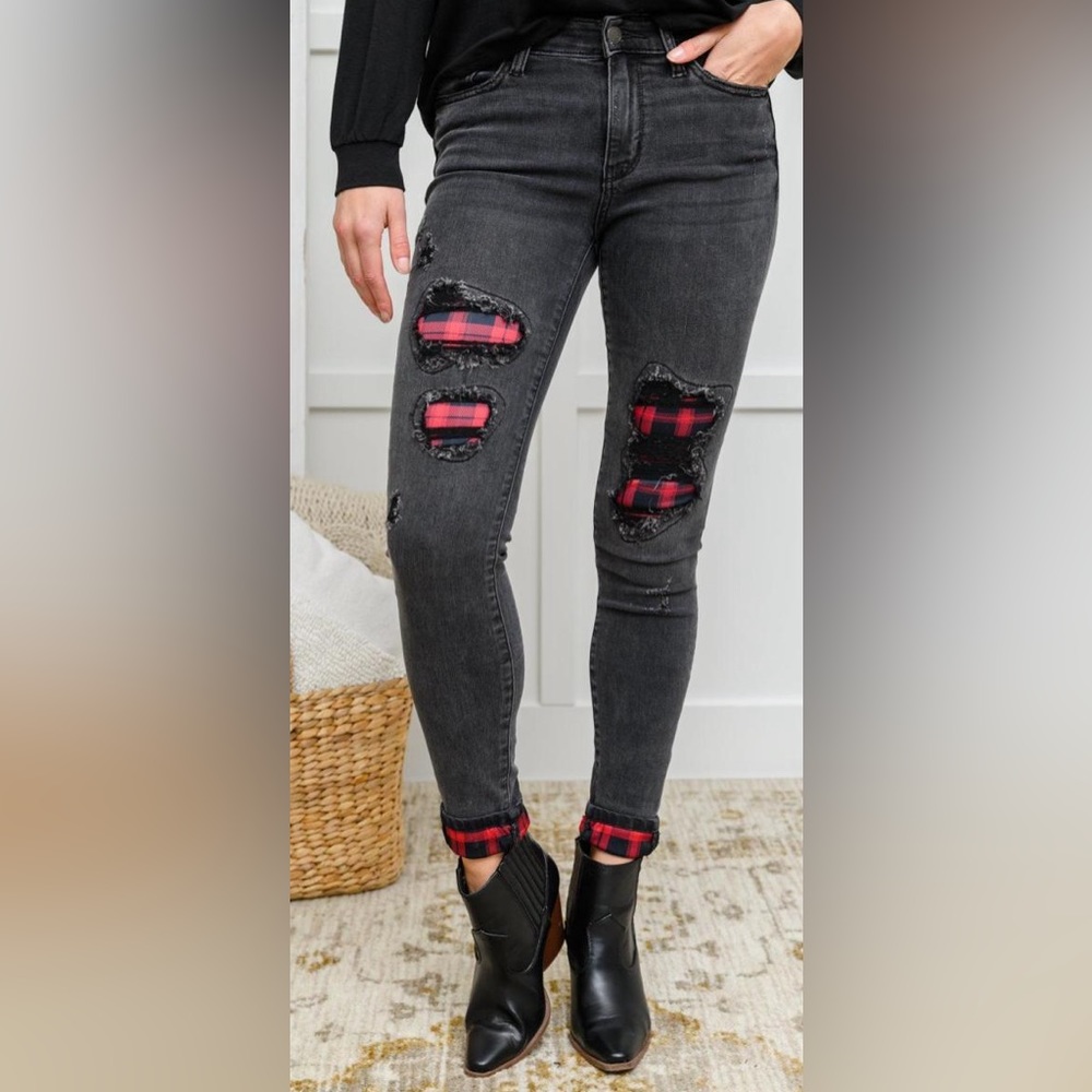 EUC Judy‎ Blue Peek a boo plaid charcoal color skinny fit jeans size 30
